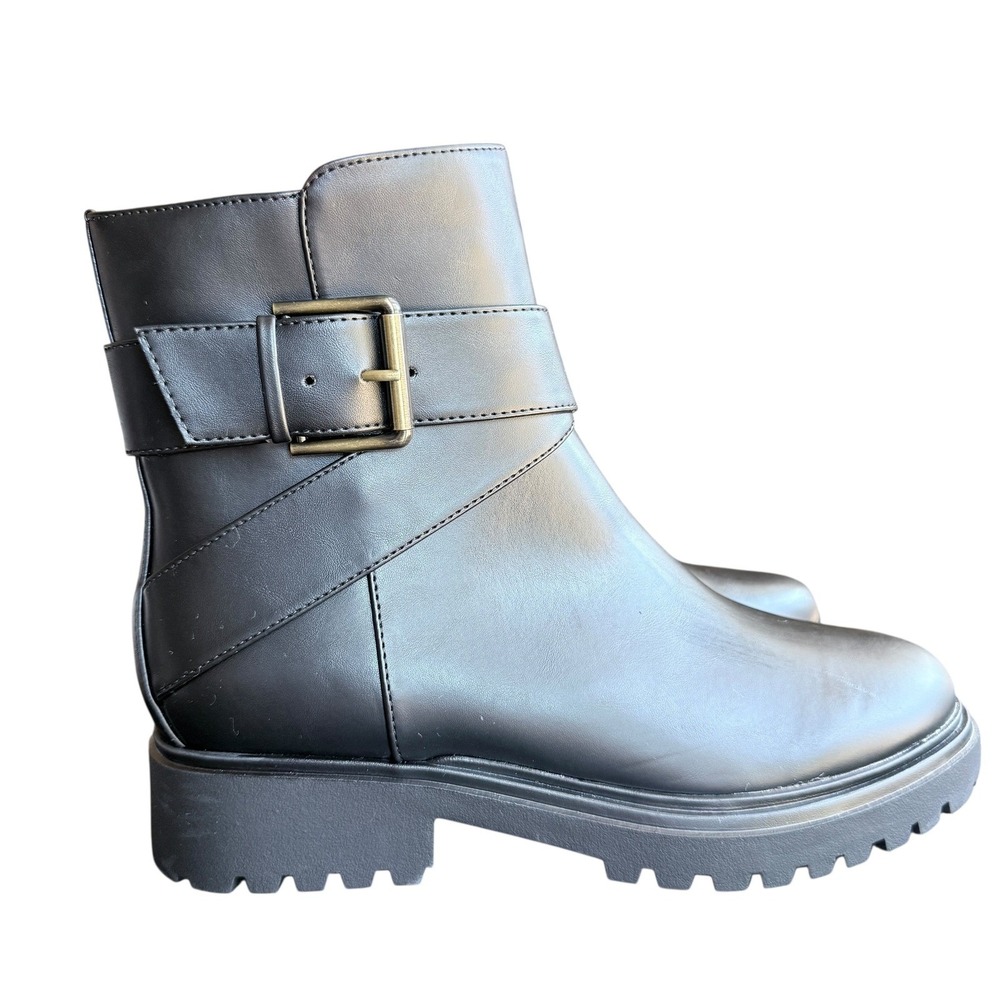 Unisa Unjezzo Black Faux Leather Buckle Moto Ankle Boots Lug Sole Womens 9.5 NEW